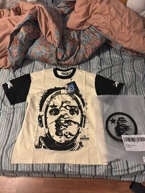 Hellstar Skull face Graphic Short Sleeve Tee - Black & Cream